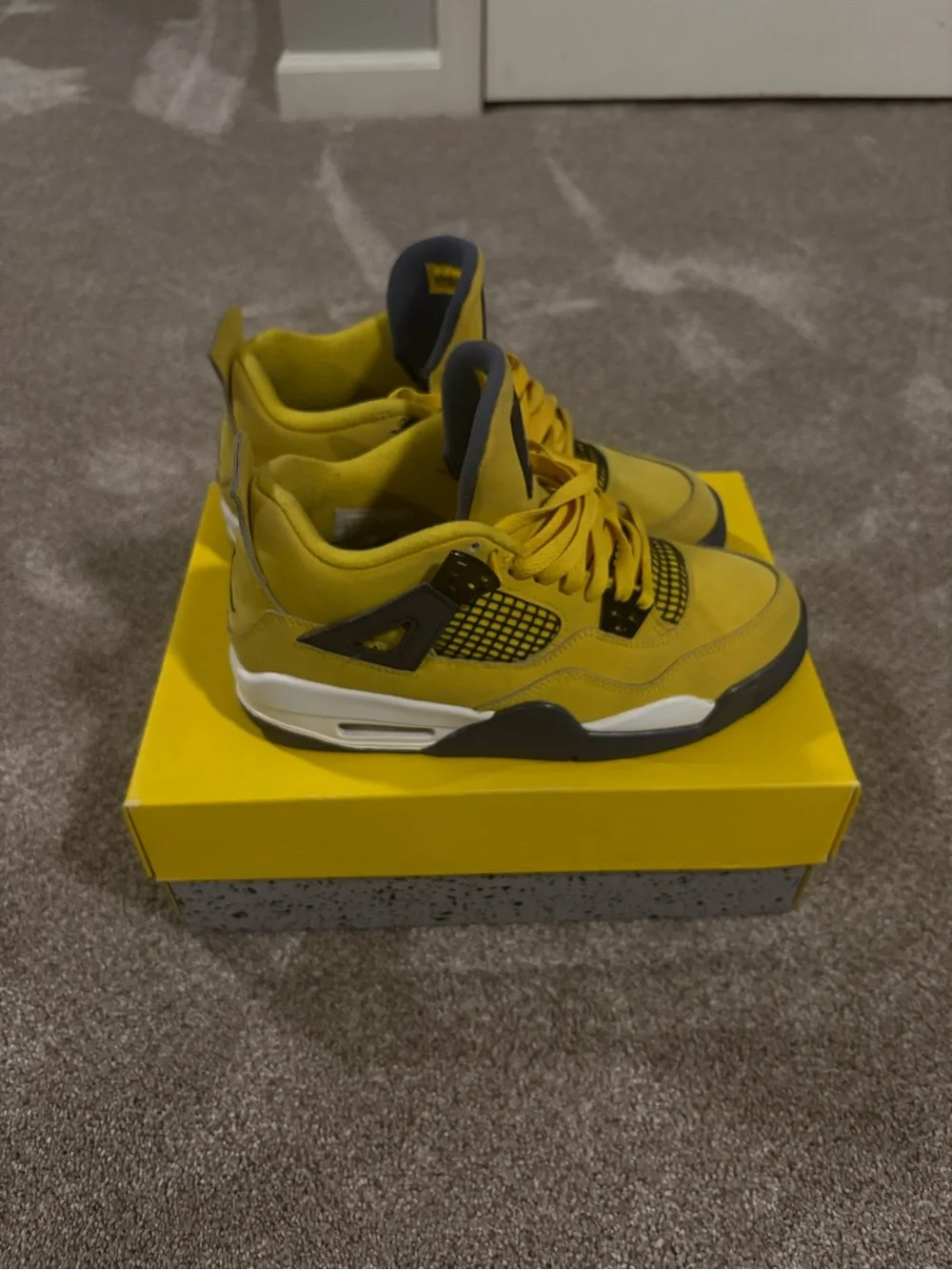 Jordan Boys Yellow and Black Retro 4 Sneakers